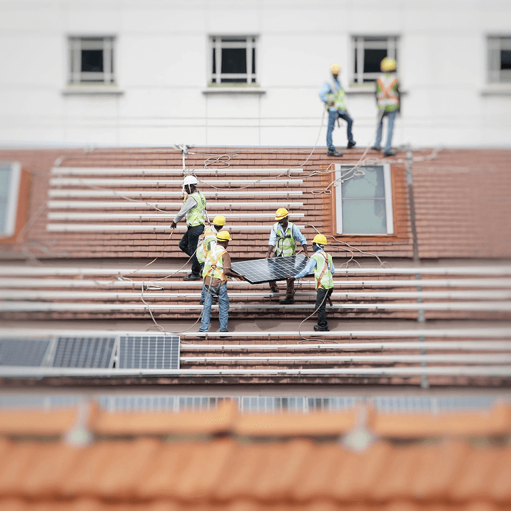 High-efficiency solar panel for off-grid living
